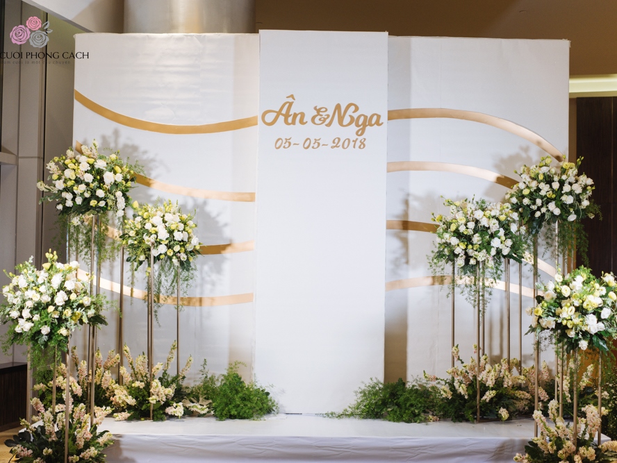 Backdrop tối giản